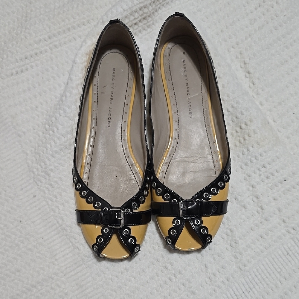 Marc Jacobs Yellow and Black Flats with Buckle Detail